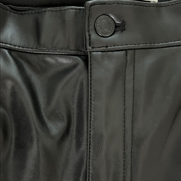 Abercrombie & Fitch Black Faux Leather High-Rise Pants Size 32/14 - Picture 8 of 8